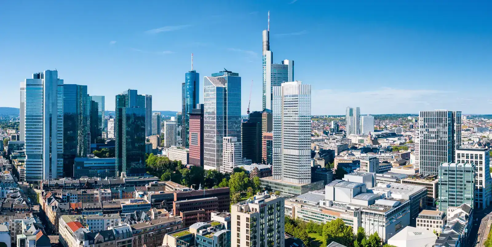 Immobilien-Investments 2026: Hanauer Vorort oder Frankfurt City?